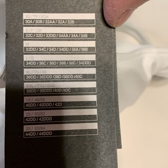 Under Armour Size Large cross back white bra/medium support - Picture 10 of 12